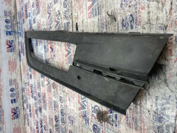 3G0854661 | VW Passat Sol Sis Farı Çerçevesi VAG