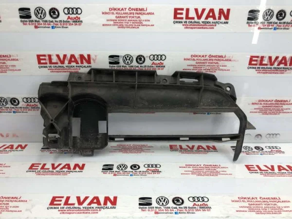 8K0807233G | Audi A4 Ön Panjur İç Destek Braketi VAG