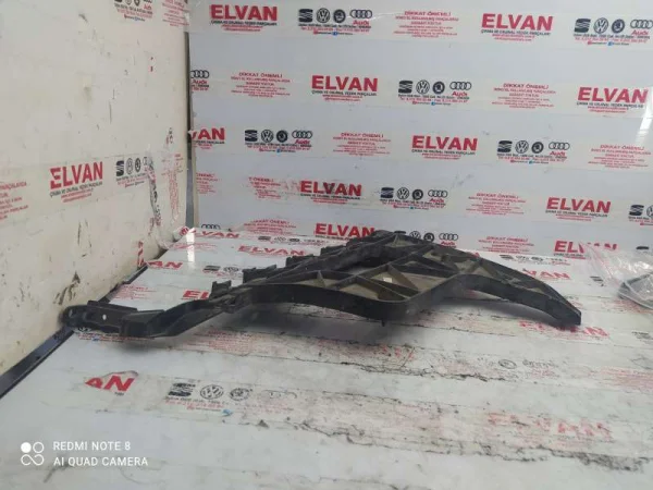 8K5807454 | Audi A4 Arka Sağ Tampon Braketi VAG