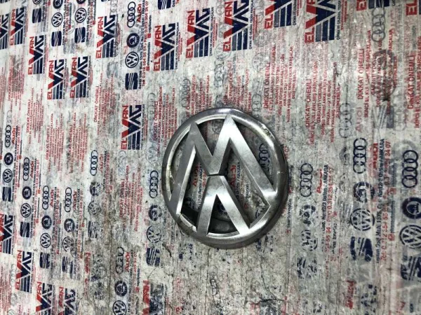 3C8853601 | VW CC Ön Panjur Arması VAG