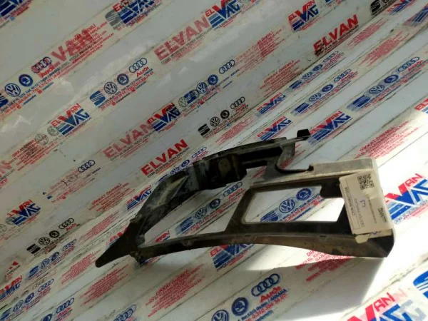 5K0807723B | VW Golf Ön Sol Tampon Braketi VAG