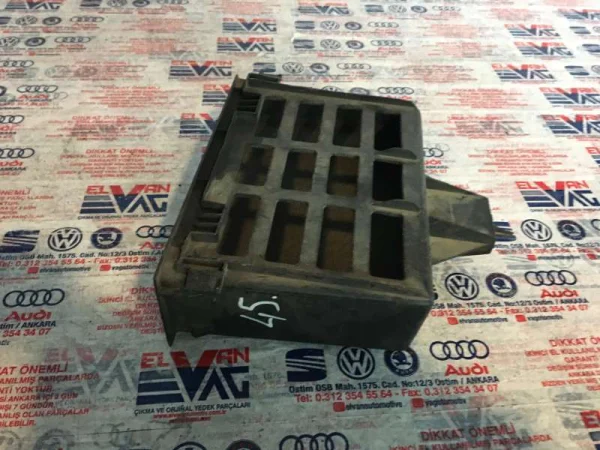 6X0857058A | VW Polo Orta Saklama Gözü VAG