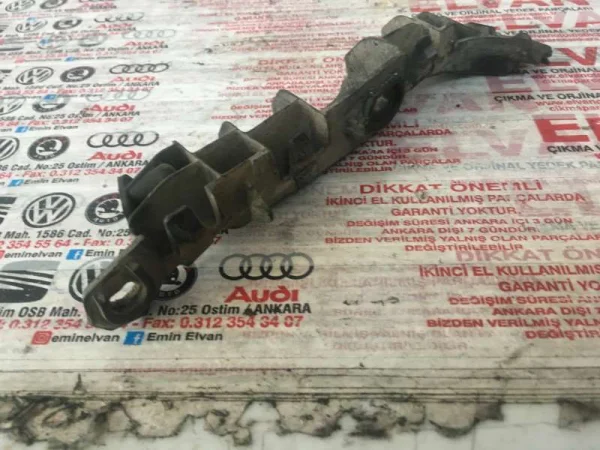 8V3807183A | Audi A3 Sol Ön Tampon Braketi VAG