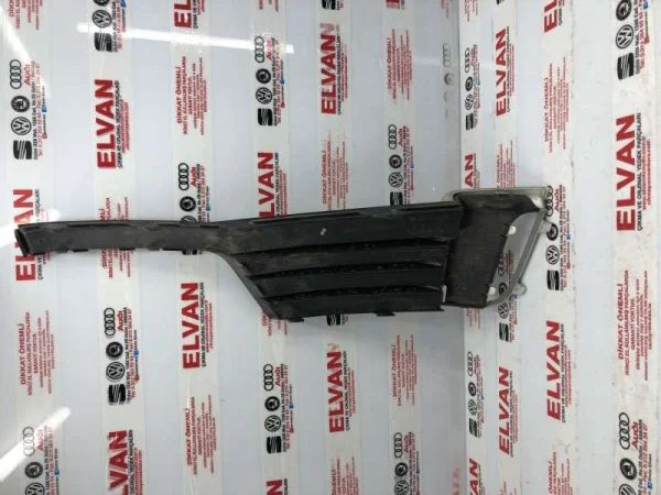 8V3807681A | Audi A3 Sol Sis Farı Çerçevesi VAG