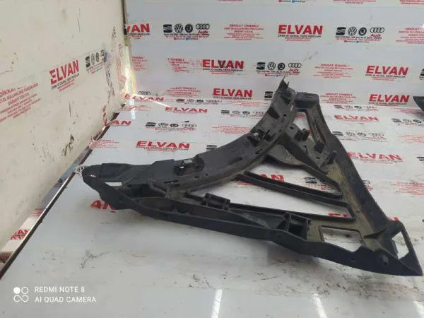 7P5807178 | Sağ Ön Tampon İç Braketi VAG