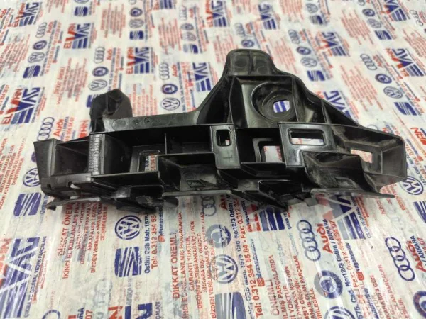 3G5807483 | VW Passat Arka Sol Tampon Bağlantı Braketi VAG