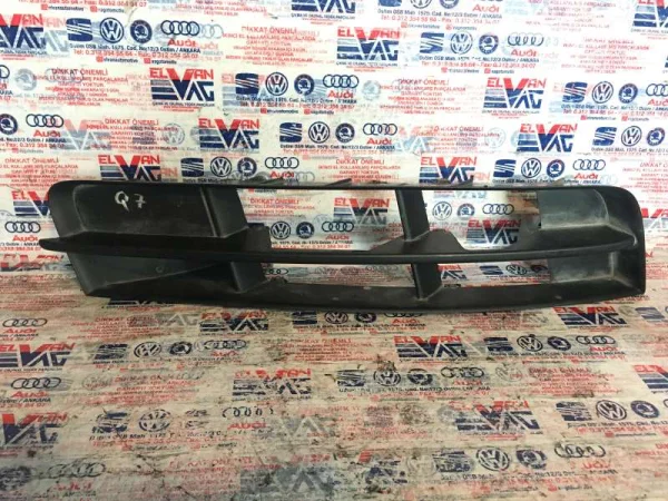 4L0807682B | Audi Q7 Sağ Sis Farı Kapağı VAG