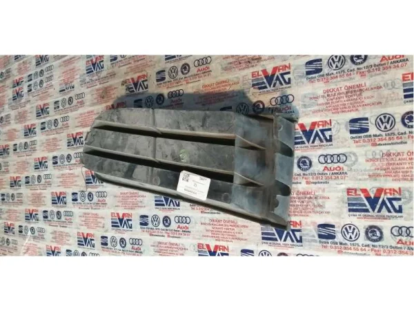 6Q0853666 | VW Polo Sağ Sis Far Çerçevesi VAG