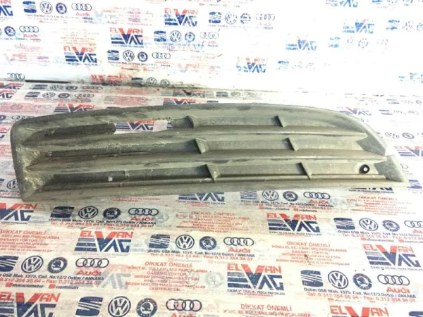 3C0853666 | VW Passat Sağ Sis Farı Kapağı VAG