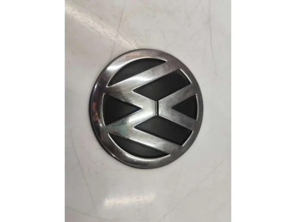 1J6853630A | VW Golf Arka Bagaj Arması VAG