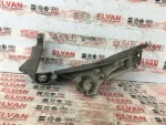 8K0805608C | Audi A4 Sağ Far Alt Braketi - 1