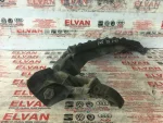 8K0805608C | Audi A4 Sağ Far Alt Braketi - 3
