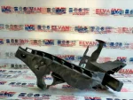 8K0805608B | Audi A4 Sağ Far Alt Braketi - 3