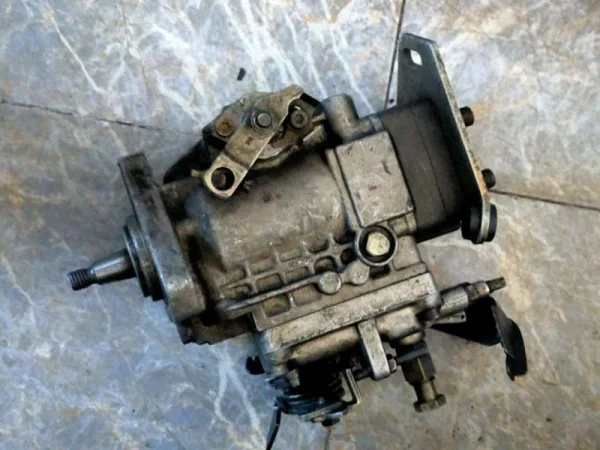 068130108N | Mazot Pompası | VW Jetta, Passat - Audi 80 Serisi VAG