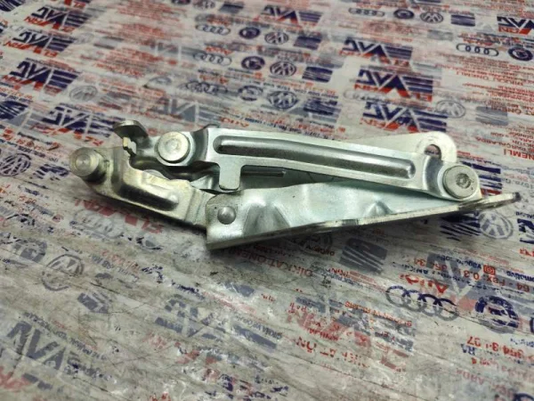7E0823301 | VW Transporter Sol Kaput Menteşesi VAG
