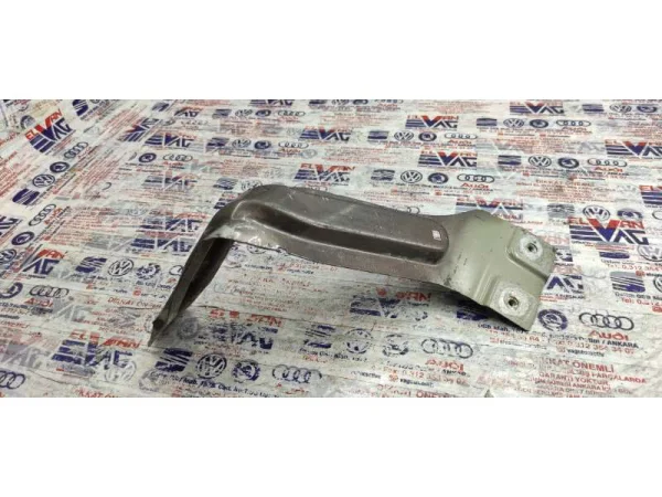 1T0821136C | Ön Sağ Çamurluk Bağlantı Sacı | VW Caddy, Touran VAG
