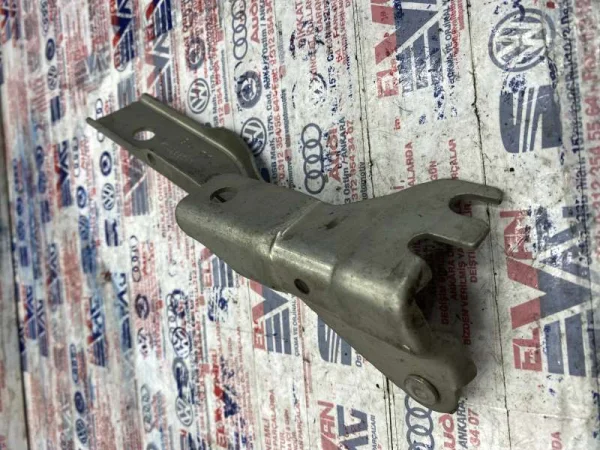 6RD823302 | VW Polo Sağ Kaput Menteşesi VAG