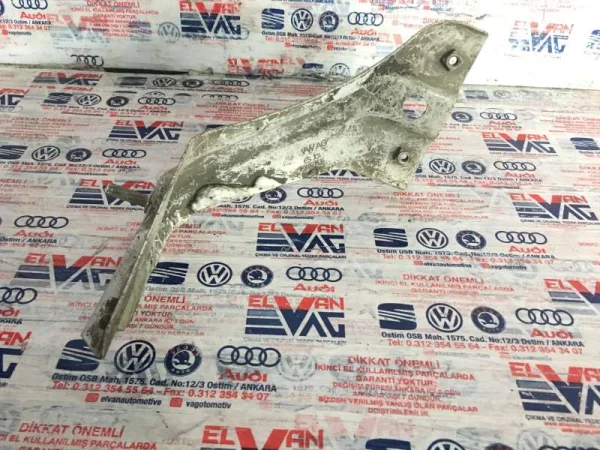 8P0805201A | Audi A3 Sol Radyatör Bağlantı Sacı VAG