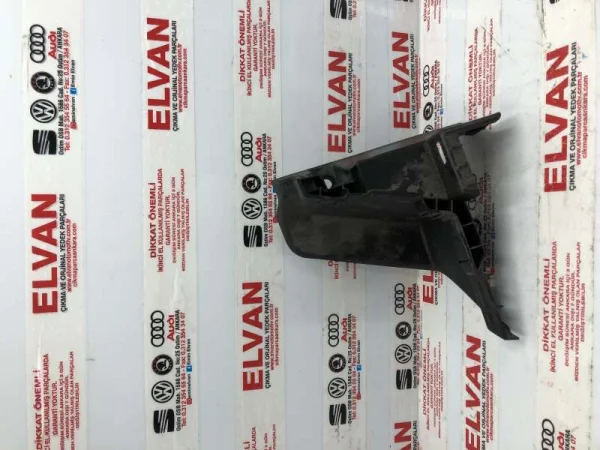 8V0863424 | Sağ Bagaj Pandizot Askı Klipsi | Audi A3, RS 3 VAG