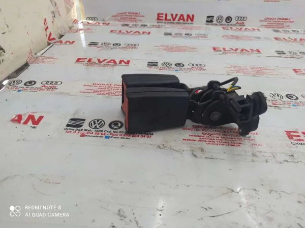 8V0857739Q | Arka Emniyet Kemeri Tokası VAG