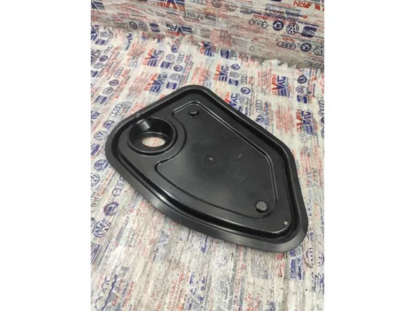 8V4837915B | Sol Kapı İç Sacı Koruyucusu | Audi A3, Q2, RS 3 VAG