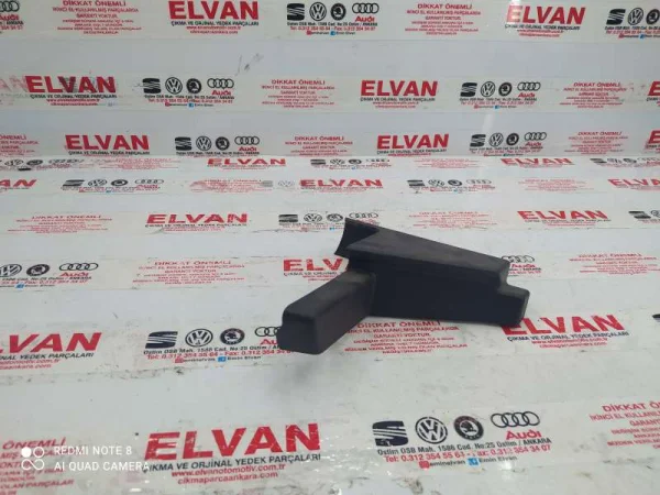 8V0863423A | Sol Bagaj Kaplama Desteği | Audi A3, RS 3 VAG