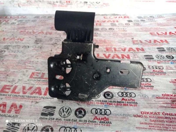 6Q0823480A | Üst Kaput Kilidi | VW Polo, Touareg VAG
