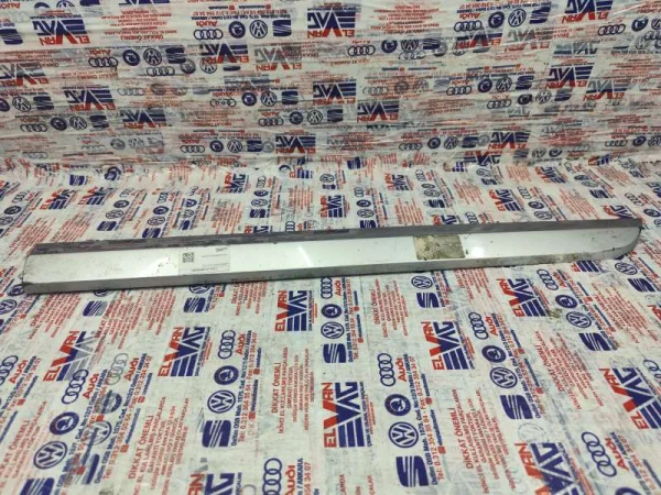 3G0854949C | Sol Arka Kapı Alt Çıtası VAG
