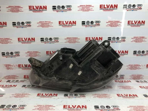 1K8941006Q | VW Scirocco Sağ Far Camı VAG
