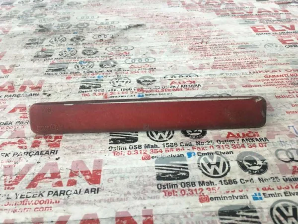 7E0945106 | VW Transporter Arka Sağ Tampon Reflektörü VAG
