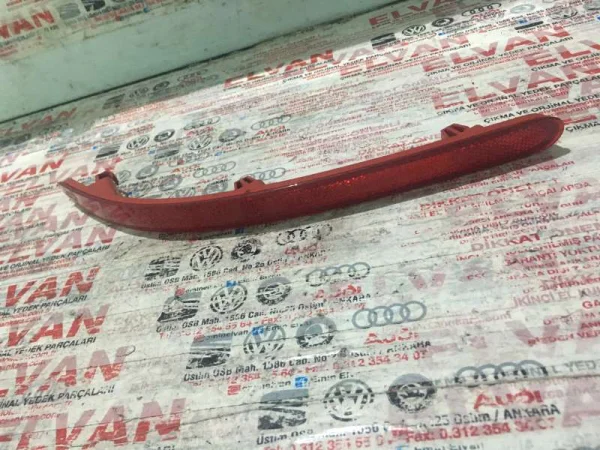 7L6945105A | VW Touareg Arka Sol Tampon Reflektörü VAG