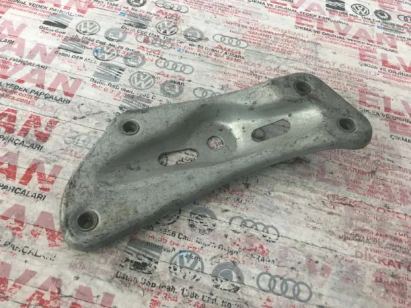 1Z0810680 | Skoda Octavia Ön Sağ Çamurluk Bağlantı Braketi VAG