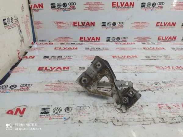 5N0821136 | VW Tiguan Sağ Çamurluk Bağlantı Braketi VAG