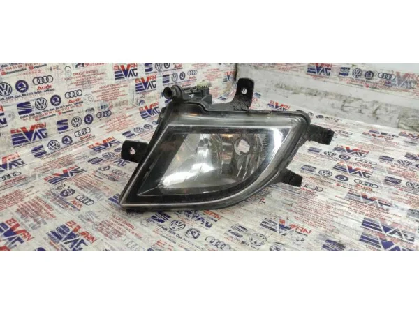 5C7941700P | VW Jetta Sağ Sis Farı VAG