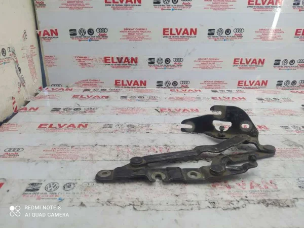 4B5827301F | Audi A6 Sol Bagaj Kapağı Menteşesi VAG