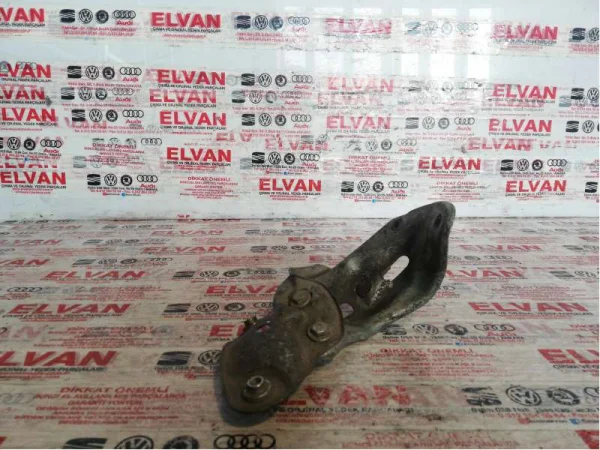 1Z0821141 | Skoda Octavia Ön Sol Çamurluk Bağlantı Braketi VAG