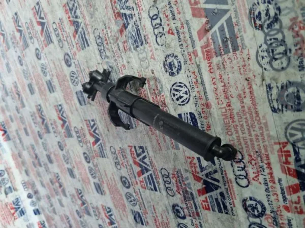 3G0955104A | VW Passat Sağ Ön Far Yıkama Pompası VAG