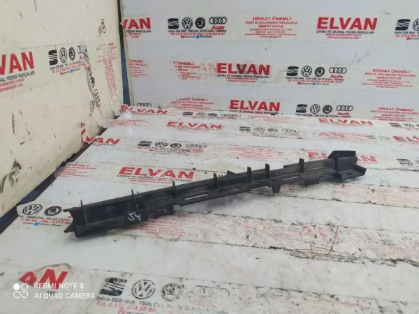 8W0807683 | Audi A4 Ön Tampon Alt Orta Izgarası VAG