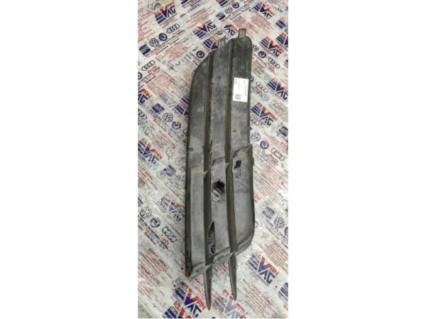 4G0807682 | Audi A6 Sağ Sis Farı Kapağı VAG
