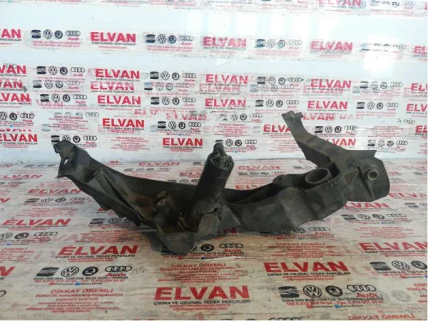8K0805607C | Audi A4 Sol Far Braketi VAG