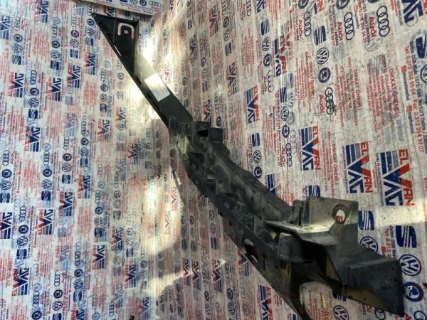 575807890 | Sağ Far Alt Braketi | Seat Ateca - Cupra Ateca VAG