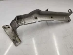 8K0821135B | Audi A4 Sol Ön Çamurluk Braketi - 1