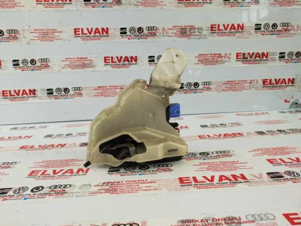 1K9839768 | VW Golf Arka Kapı Sabitleme Braketi VAG