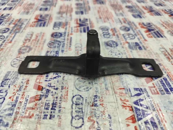 8V0827507H | Bagaj Kilit Karşılığı VAG