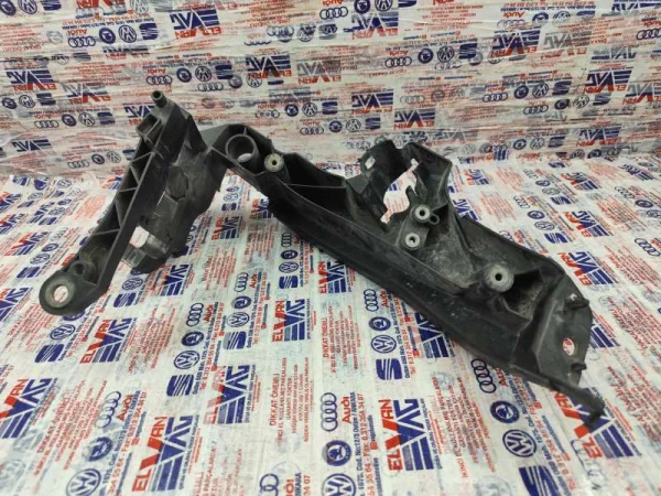 8K0805607A | Audi A4 Sol Far Braketi VAG