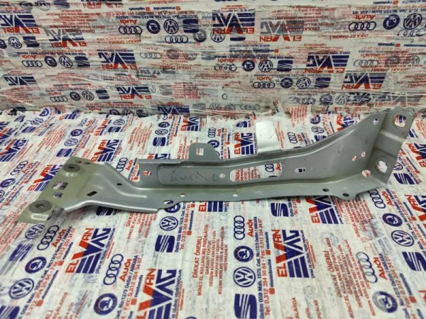 8W0821136C | Audi A4 Sağ Ön Çamurluk Bağlantı Braketi VAG