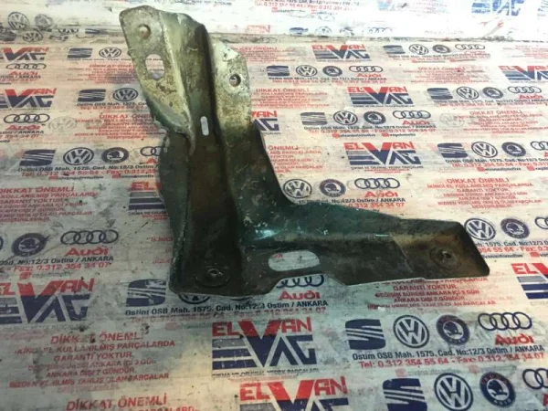 1J0821136 | Çamurluk Bağlantı Braketi | VW Bora, Golf VAG