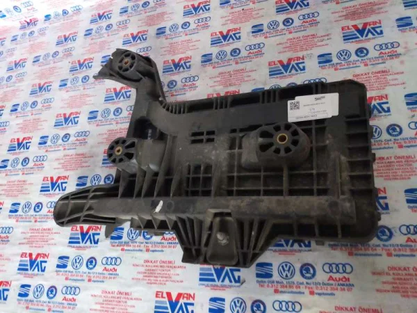 1K0915333C | Akü Alt Plastiği | VW Eos, Golf, Jetta - Audi A3 - Seat Altea, Leon VAG