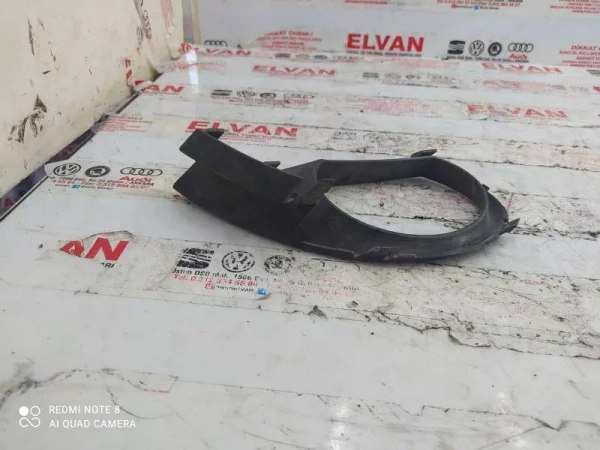 4L0807490A | Audi Q7 Sağ Sis Far Çerçevesi VAG