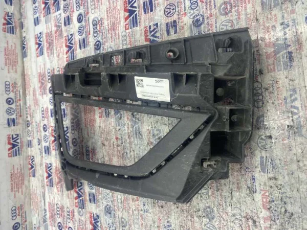 2G0853665G | VW Polo Sol Sis Farı Çerçevesi VAG